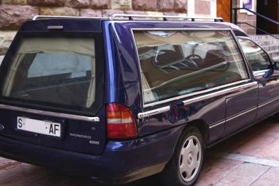 https://www.funerariadeguardia.es/almacen/noticias/img_cochefunebre.jpg