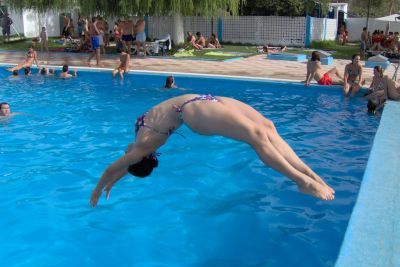 https://www.funerariadeguardia.es/almacen/noticias/img_piscina.jpg