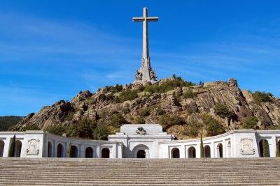 https://www.funerariadeguardia.es/almacen/noticias/img_principalvalle.jpg
